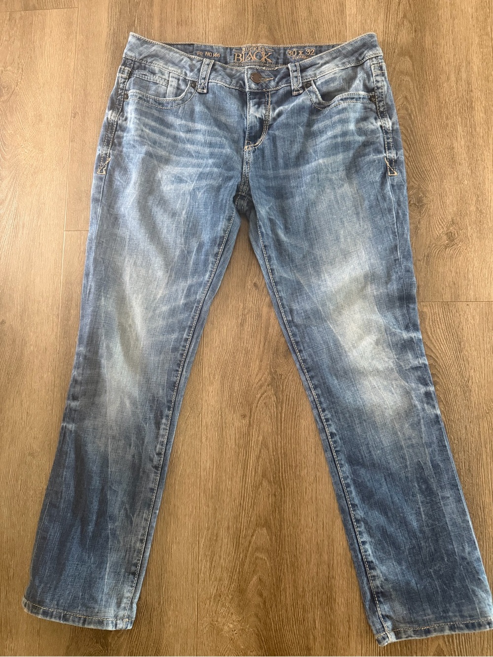 Buckle BKE Black Women's Straight Leg Jeans 30x32— Faded Blue Wash Like New
